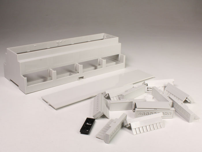 Camdenboss - DIN Rail Enclosure 72 Positions 58 x 90 x 212 mm - CNMB/12/KIT