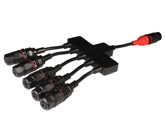 Camdenboss CPWPES1X5 - Dérivation 1 x 5 IP68 - 3 Pôles