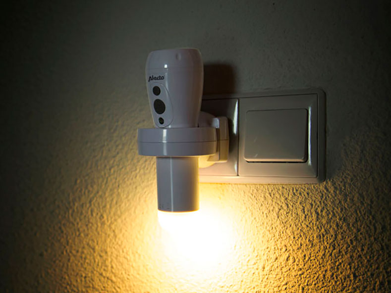 Alecto ATL-110 - Rechargeable Induction Flashlight