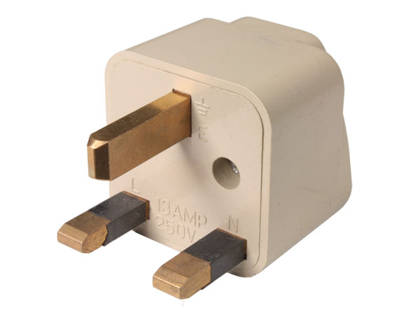 Adaptateur prise avec terre de type K (Anglais) vers Universel