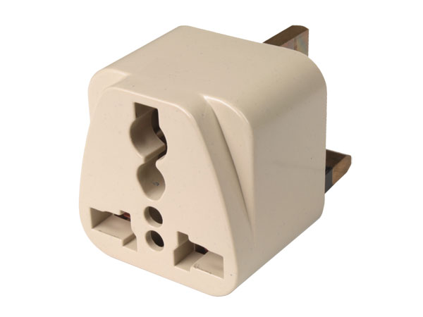 Adaptateur prise avec terre de type K (Anglais) vers Universel