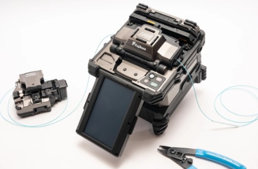 Fujikura 100S+ Kit - Épisseuse à fusion d&aposalignement de cœur + cliveuse de fibre optique