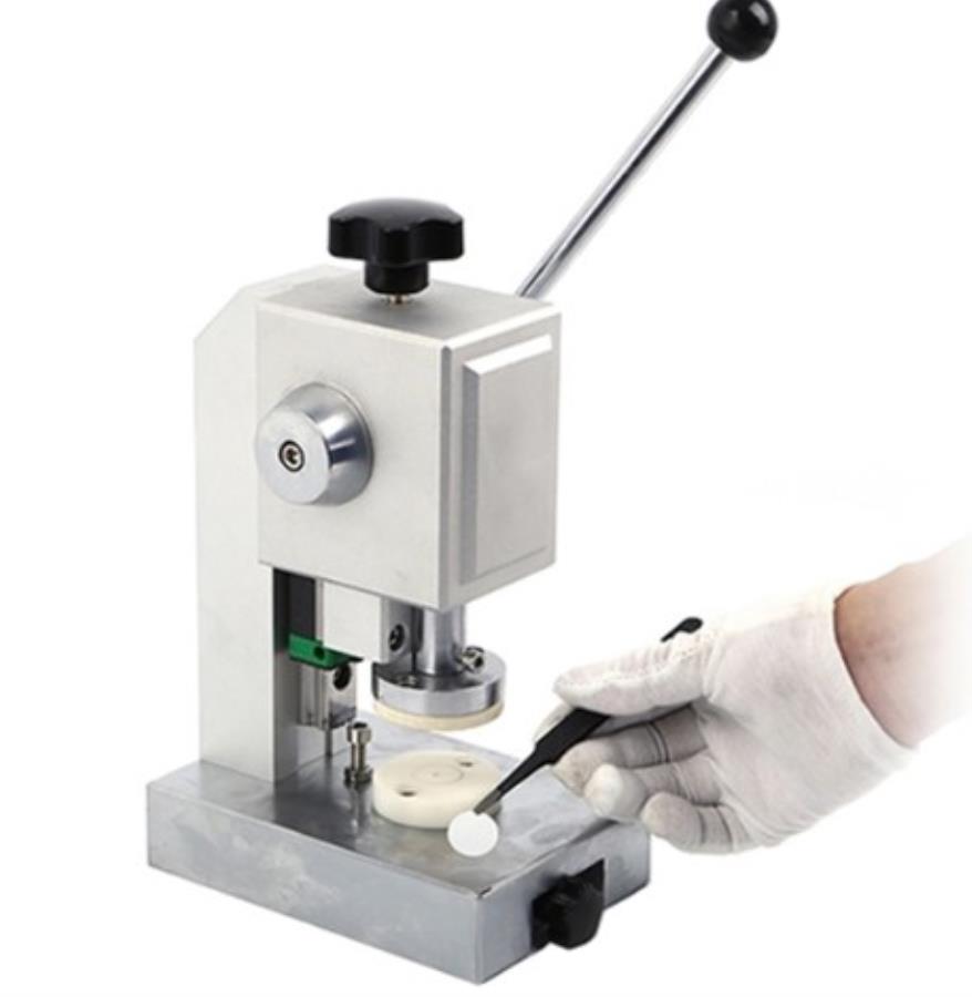 AOT AOT-DC60 - Coupe-disque de précision pour séparateurs piles bouton CR20xx - Matrices : 11,5 + 12 + 14 + 17 mm