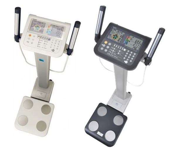 Tanita - Échelle d'analyseur de composition corporelle segmentaire avec colonne - MC 780-P MA