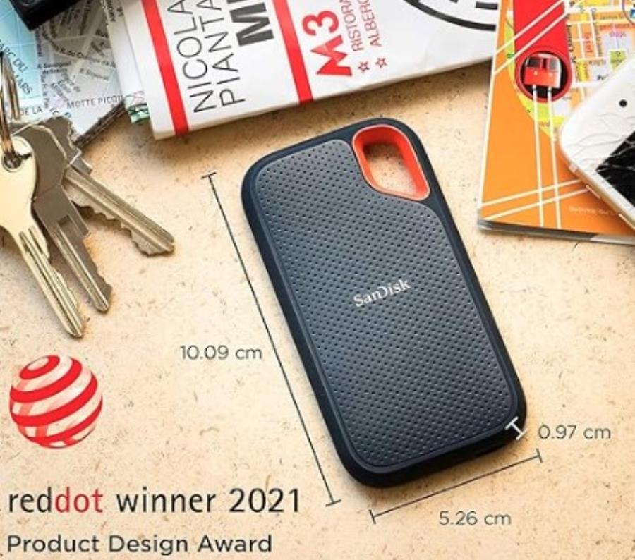 SanDisk Extreme Portable SSD 4TB - 4 TB SSD External Drive - USB-C 3.2 Gen 2 - 1000 MB/s - IP55 - SDSSDE61-4T00-G25