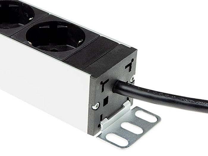 Plenty PLA290-6 - Base Rede 6 Tomadas Schuko e Entrada C14 com Cabo 3 m Rack 19” - PDU - RN3001