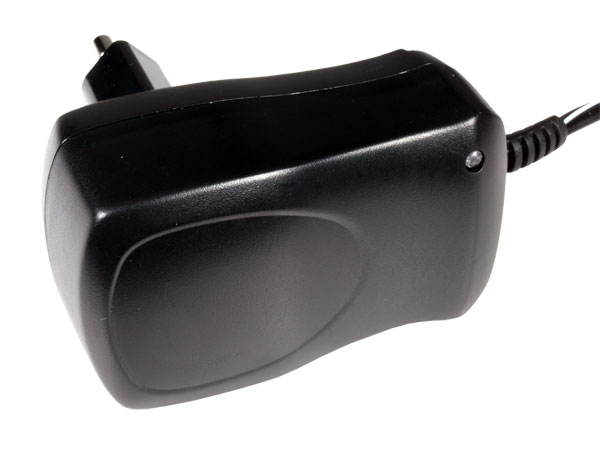 Alimentador Compacto Comutado de Parede 3 .. 12 V - 600 mA