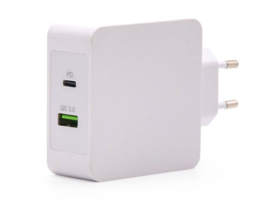 Alimentation USBC commutée compacte 5V - 20V / 1.5A + USB-A 3.0 3.6-12V / 1.5A