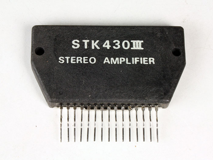 STK430 - Amplificateur de Puissance Stéréo 5 W